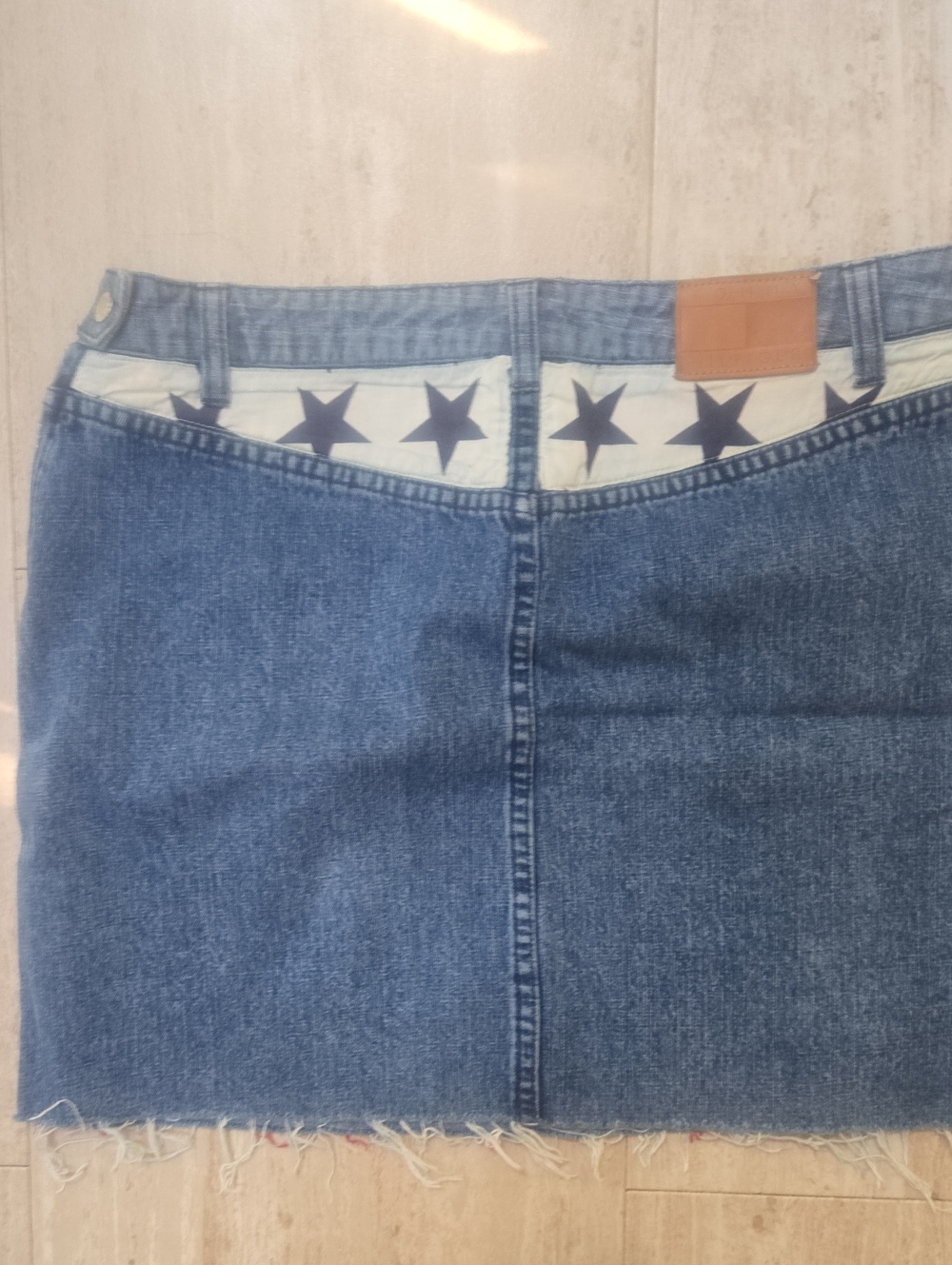 Vintage Tommy Hilfiger Stars & Stripes Raw Edge Mini Jean Skirt - Picture 6 of 8